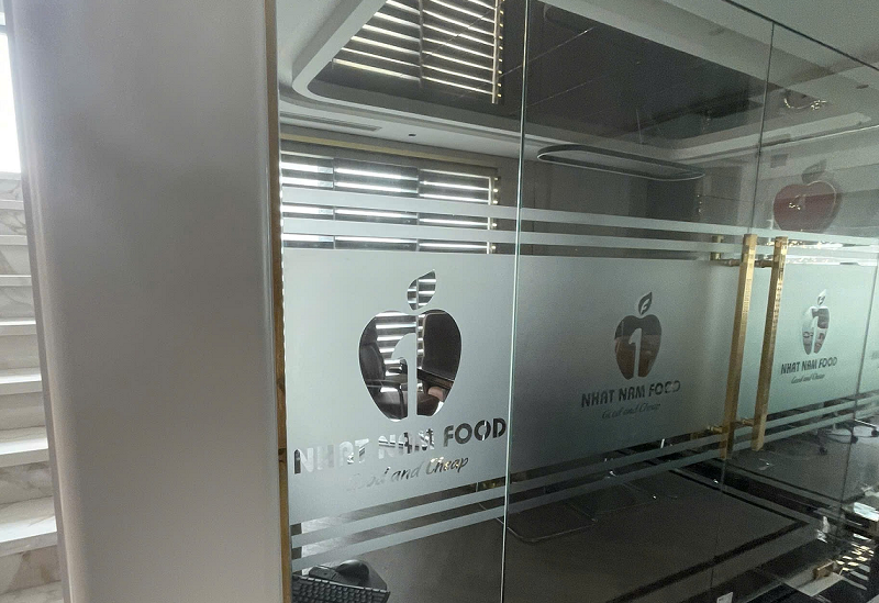 Decal Dán Kính Quảng Cáo: Giải PhápThu Hút Mọi Ánh Nhìn