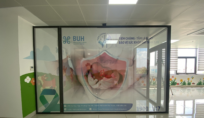 Decal Dán Kính Quảng Cáo: Giải PhápThu Hút Mọi Ánh Nhìn